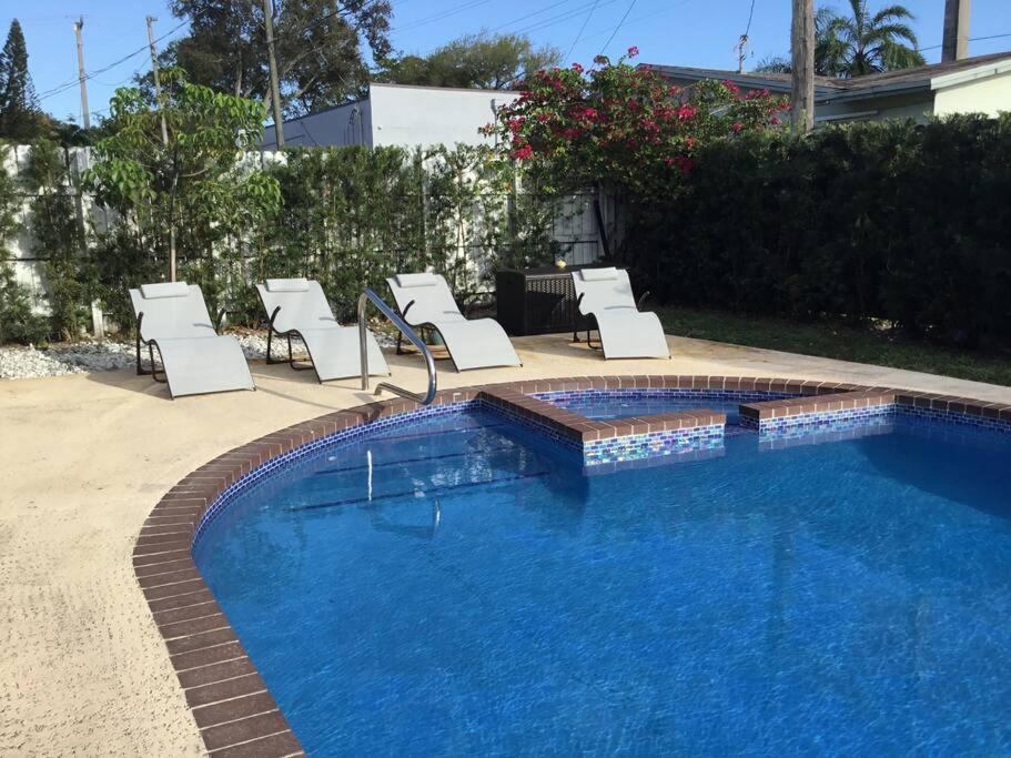 Home With A Pool Close To Beach And Fll Airport Pool Heated October- March Fort Lauderdale Exterior photo