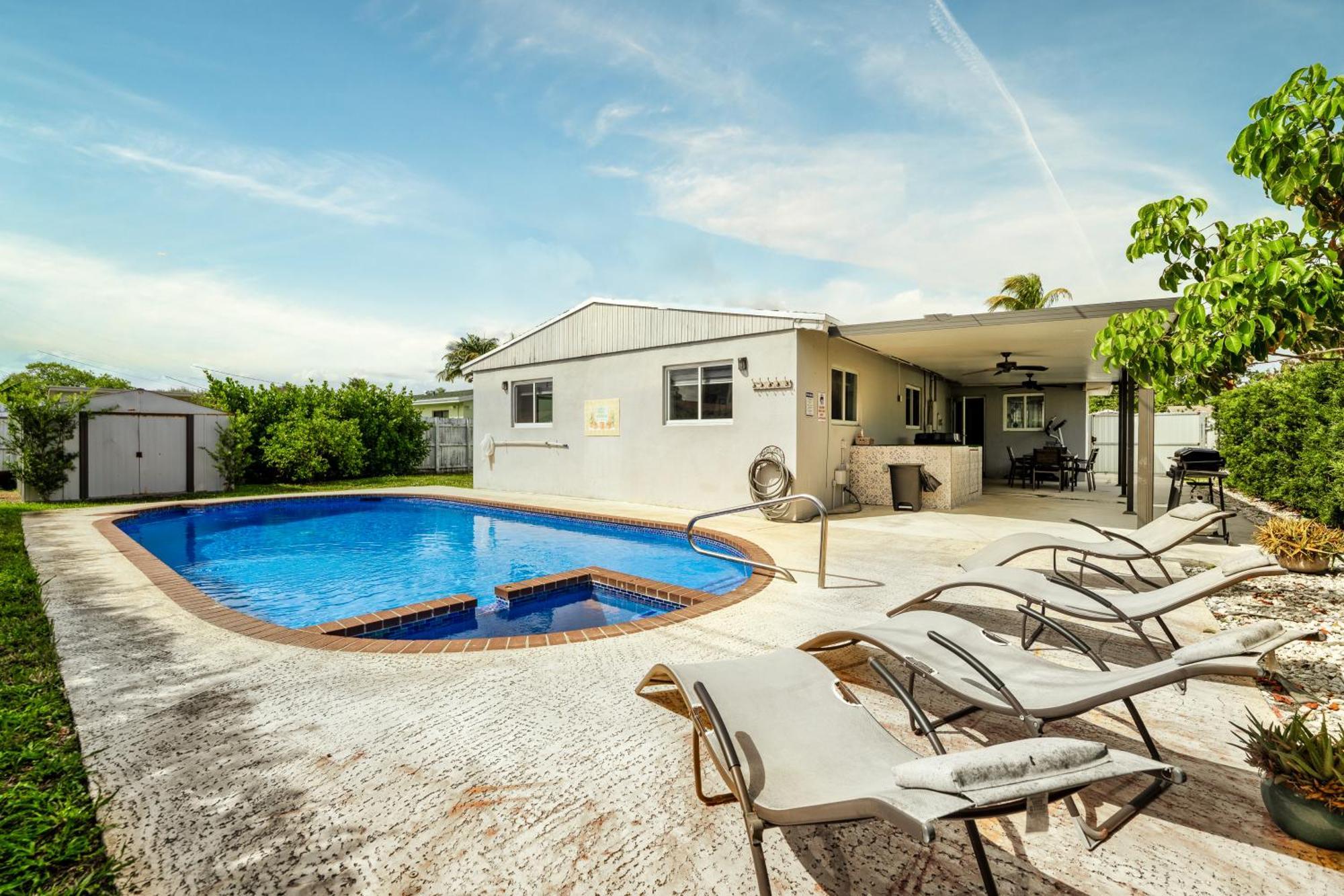 Home With A Pool Close To Beach And Fll Airport Pool Heated October- March Fort Lauderdale Exterior photo