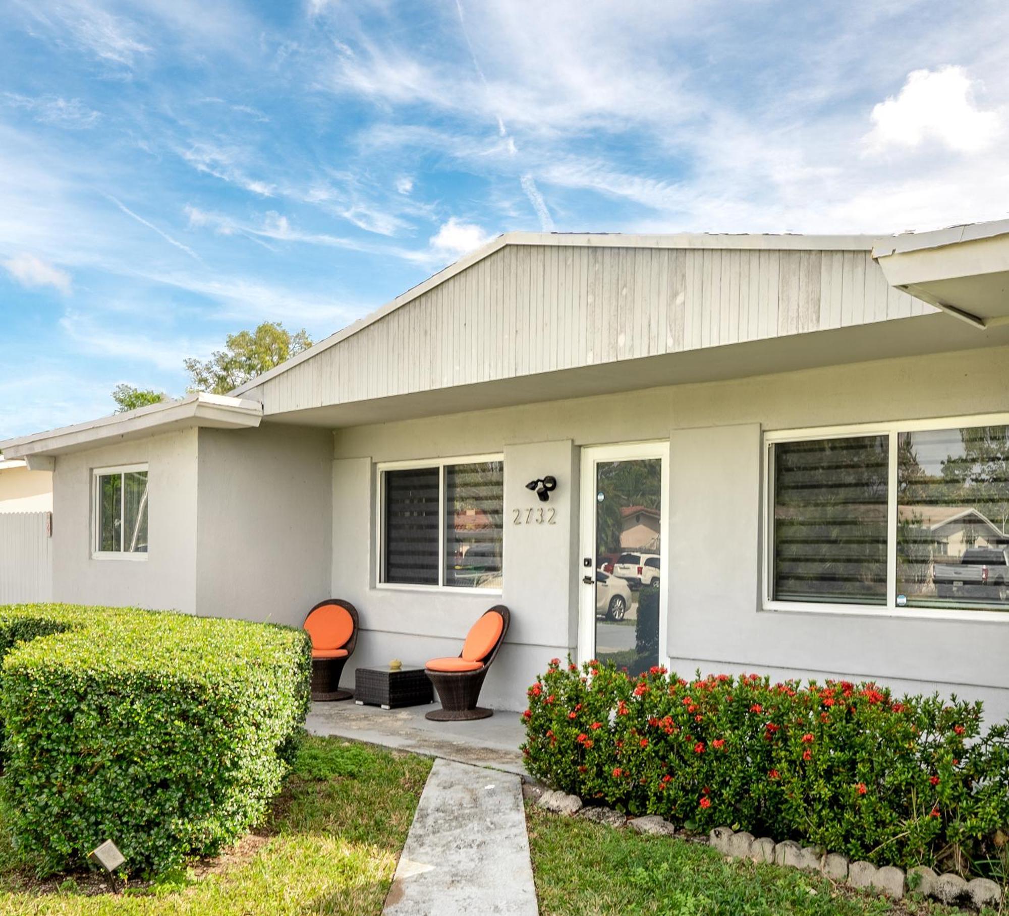 Home With A Pool Close To Beach And Fll Airport Pool Heated October- March Fort Lauderdale Exterior photo